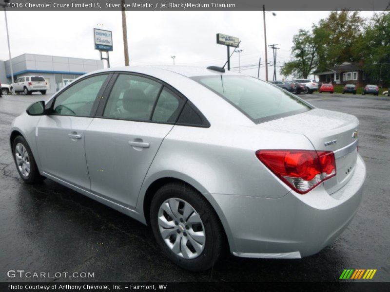 Silver Ice Metallic / Jet Black/Medium Titanium 2016 Chevrolet Cruze Limited LS