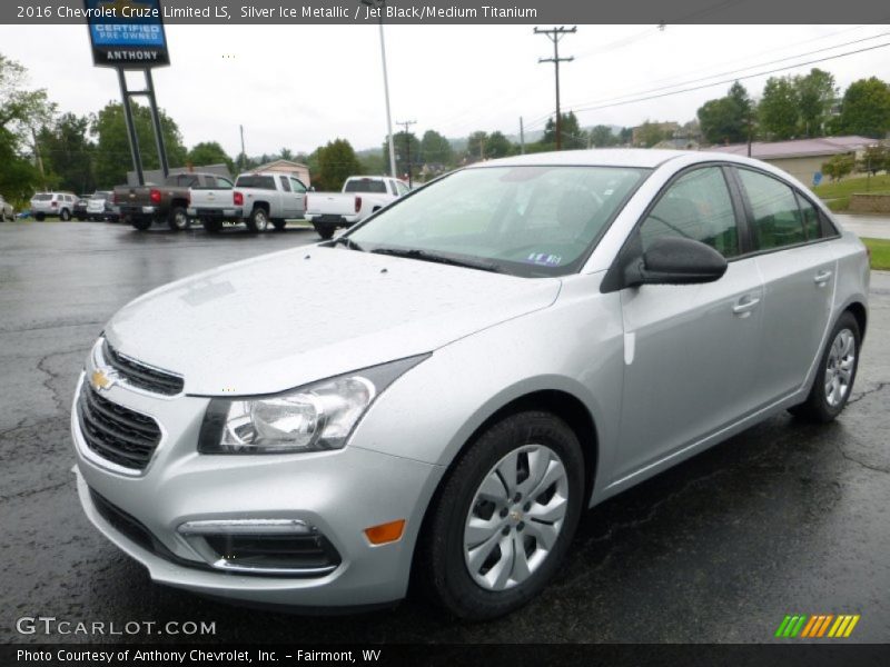 Silver Ice Metallic / Jet Black/Medium Titanium 2016 Chevrolet Cruze Limited LS