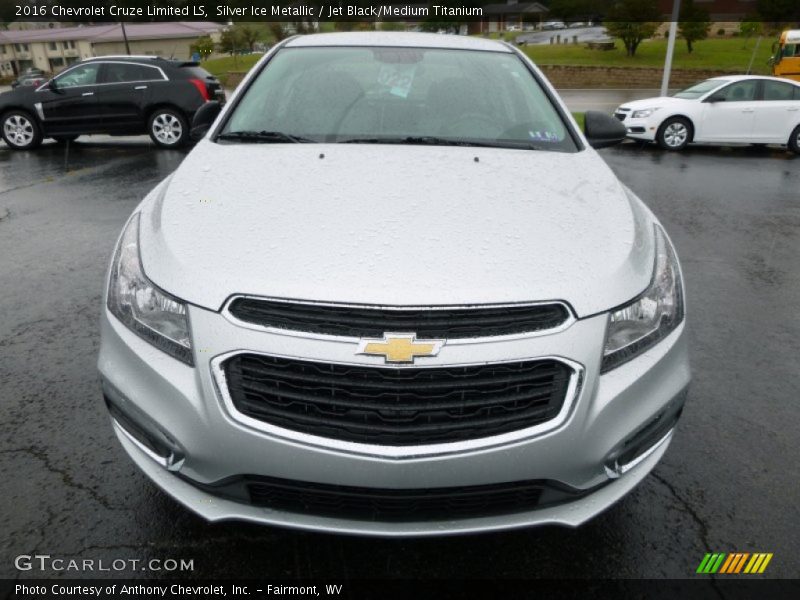 Silver Ice Metallic / Jet Black/Medium Titanium 2016 Chevrolet Cruze Limited LS