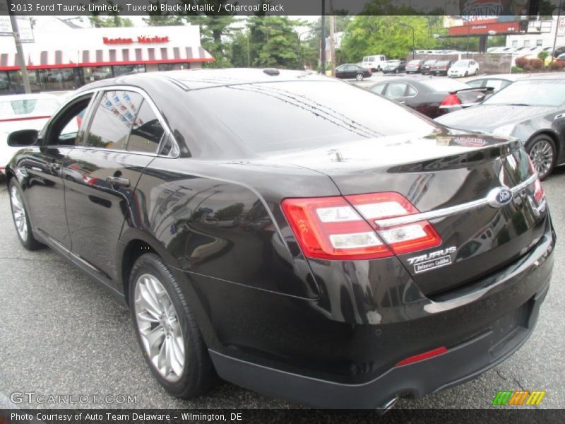 Tuxedo Black Metallic / Charcoal Black 2013 Ford Taurus Limited