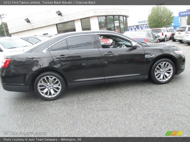 Tuxedo Black Metallic / Charcoal Black 2013 Ford Taurus Limited