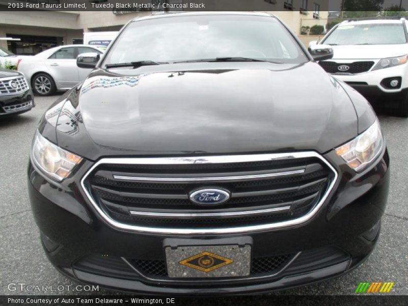 Tuxedo Black Metallic / Charcoal Black 2013 Ford Taurus Limited
