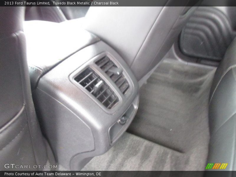 Tuxedo Black Metallic / Charcoal Black 2013 Ford Taurus Limited