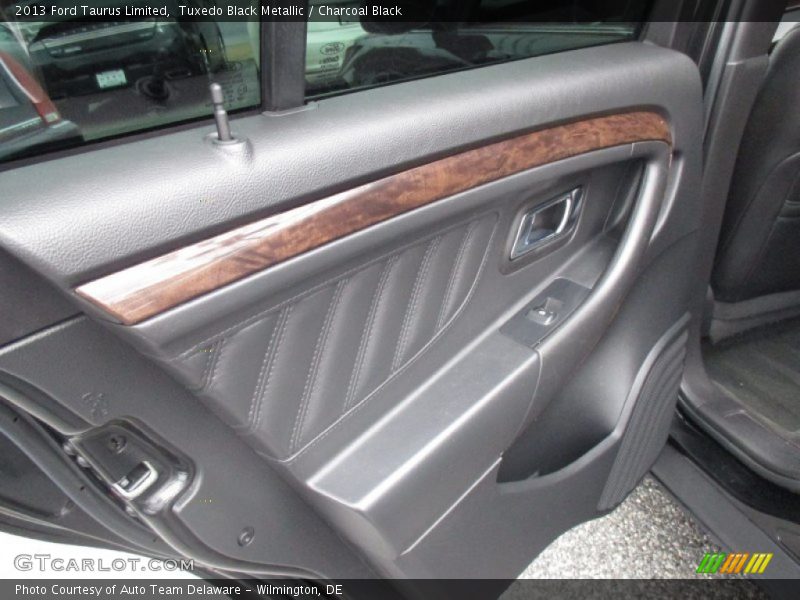 Tuxedo Black Metallic / Charcoal Black 2013 Ford Taurus Limited
