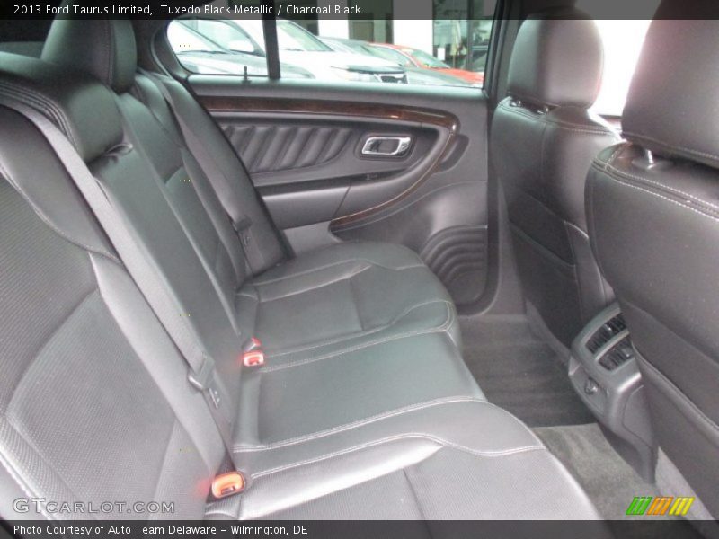 Tuxedo Black Metallic / Charcoal Black 2013 Ford Taurus Limited
