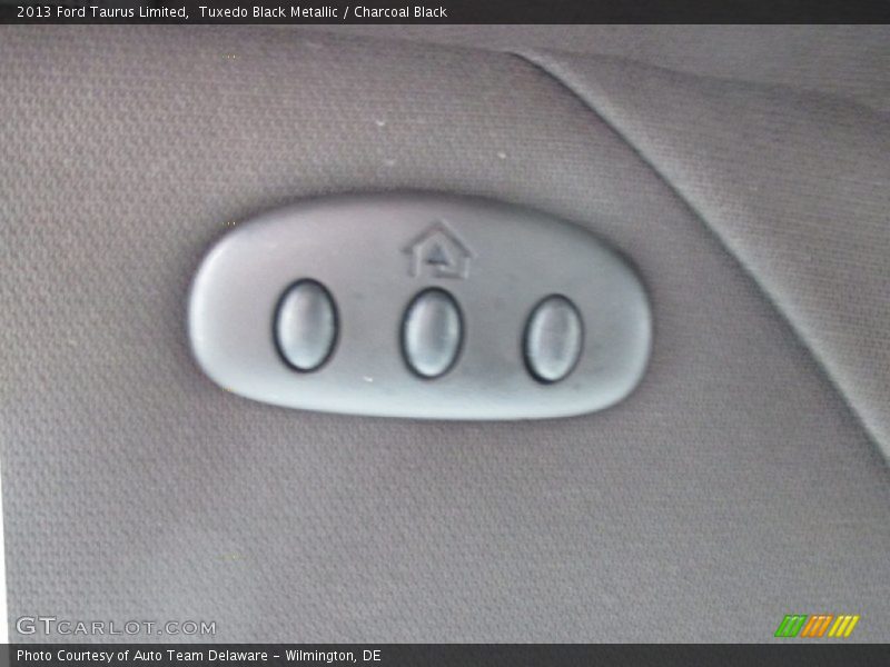 Tuxedo Black Metallic / Charcoal Black 2013 Ford Taurus Limited