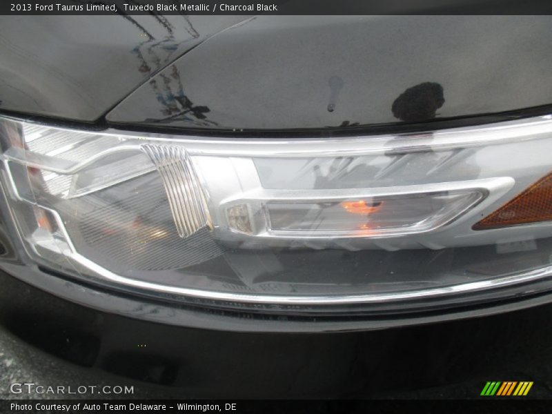 Tuxedo Black Metallic / Charcoal Black 2013 Ford Taurus Limited