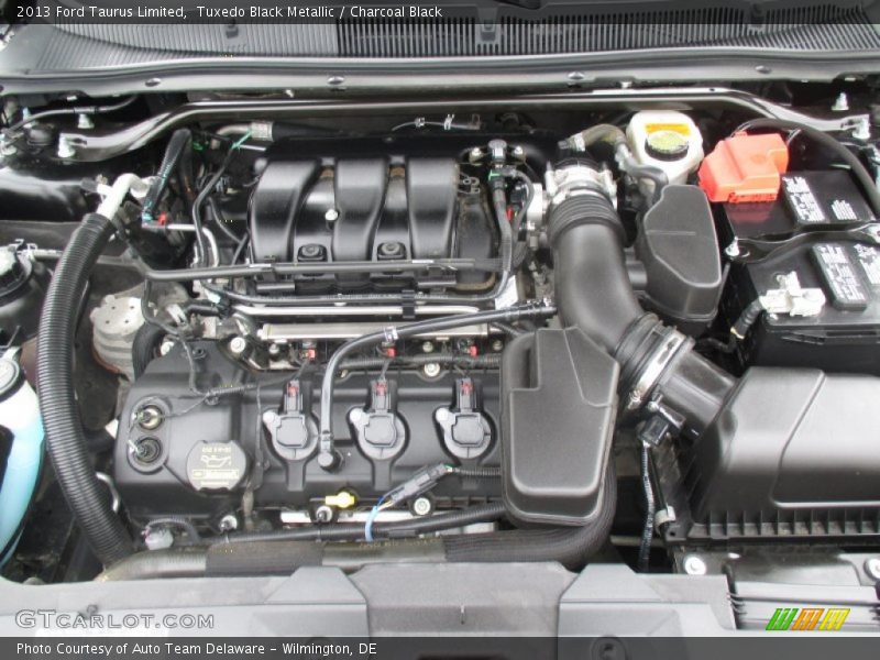 Tuxedo Black Metallic / Charcoal Black 2013 Ford Taurus Limited