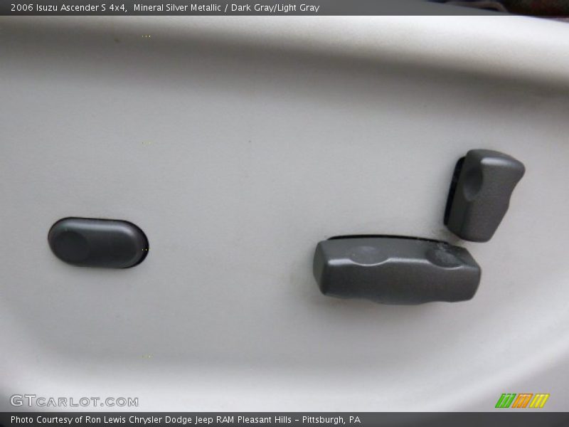 Mineral Silver Metallic / Dark Gray/Light Gray 2006 Isuzu Ascender S 4x4
