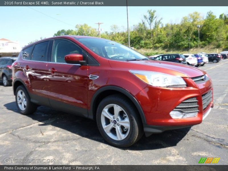 Sunset Metallic / Charcoal Black 2016 Ford Escape SE 4WD