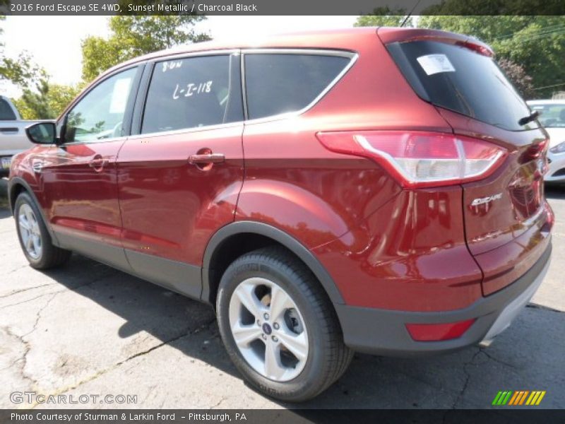 Sunset Metallic / Charcoal Black 2016 Ford Escape SE 4WD