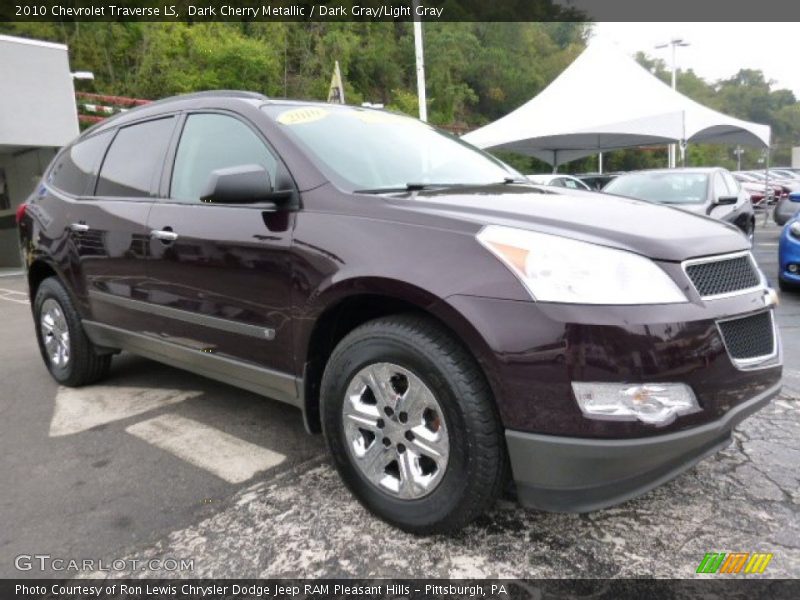 Front 3/4 View of 2010 Traverse LS