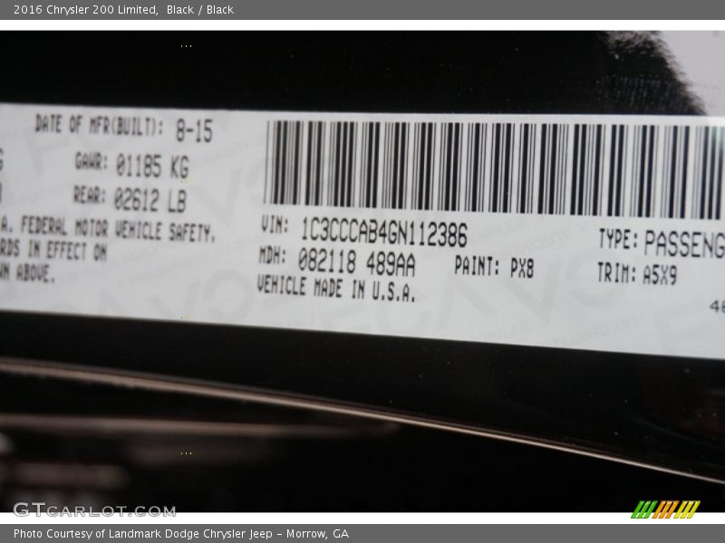 Black / Black 2016 Chrysler 200 Limited