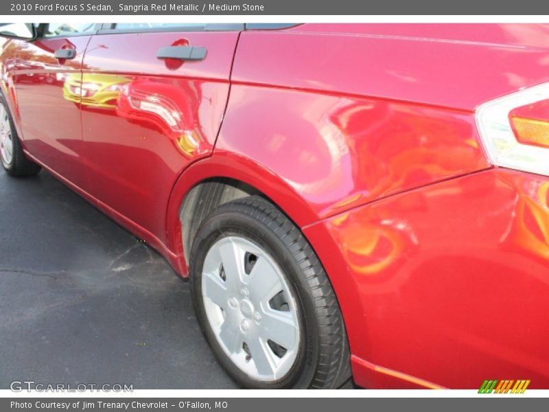 Sangria Red Metallic / Medium Stone 2010 Ford Focus S Sedan