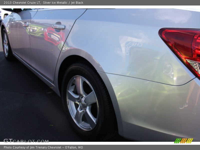 Silver Ice Metallic / Jet Black 2013 Chevrolet Cruze LT