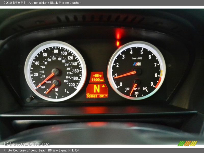 Alpine White / Black Merino Leather 2010 BMW M5