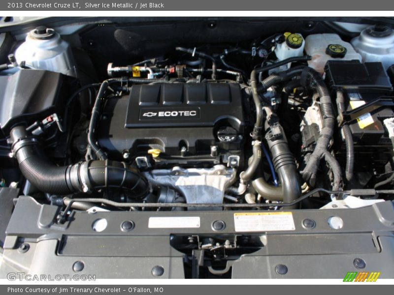 Silver Ice Metallic / Jet Black 2013 Chevrolet Cruze LT