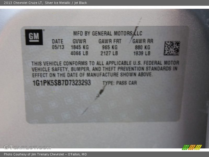 Silver Ice Metallic / Jet Black 2013 Chevrolet Cruze LT