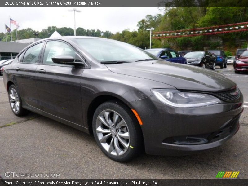 Granite Crystal Metallic / Black 2016 Chrysler 200 S