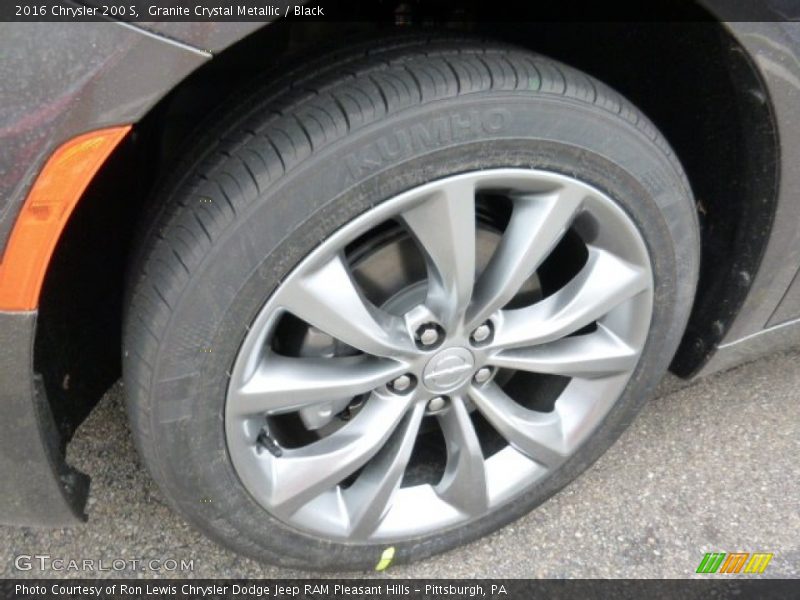 Granite Crystal Metallic / Black 2016 Chrysler 200 S