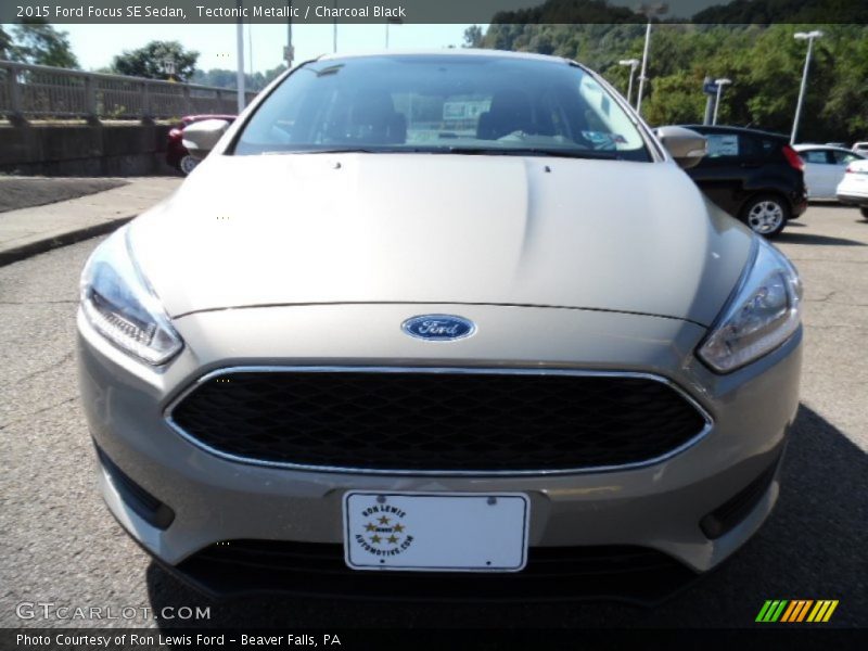Tectonic Metallic / Charcoal Black 2015 Ford Focus SE Sedan