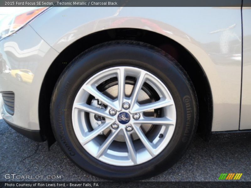 Tectonic Metallic / Charcoal Black 2015 Ford Focus SE Sedan