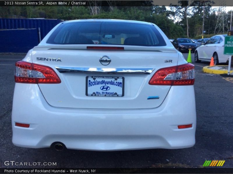 Aspen White / Charcoal 2013 Nissan Sentra SR