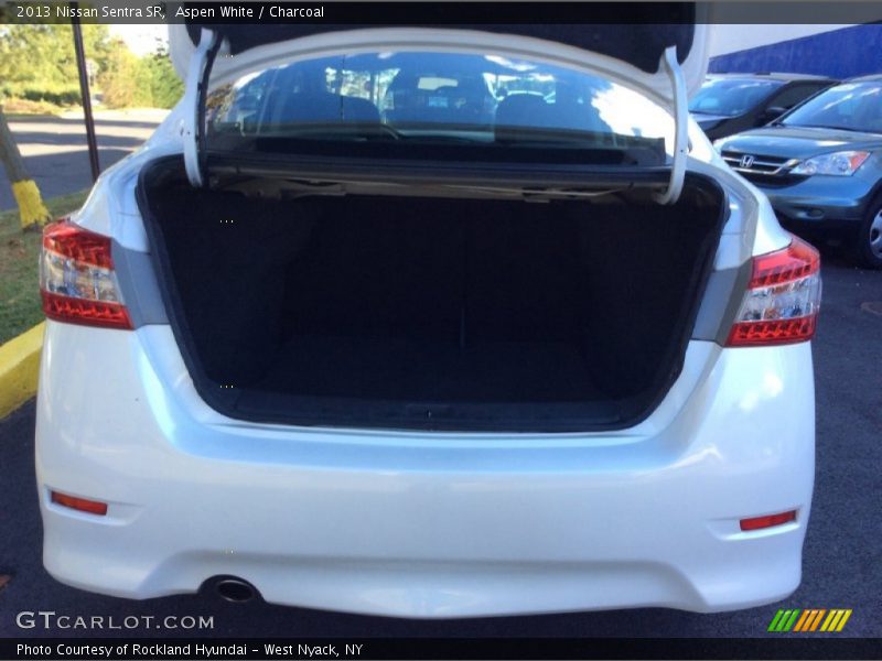 Aspen White / Charcoal 2013 Nissan Sentra SR