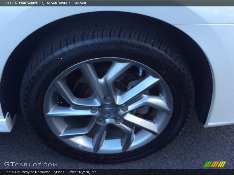 Aspen White / Charcoal 2013 Nissan Sentra SR