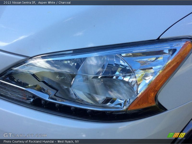 Aspen White / Charcoal 2013 Nissan Sentra SR
