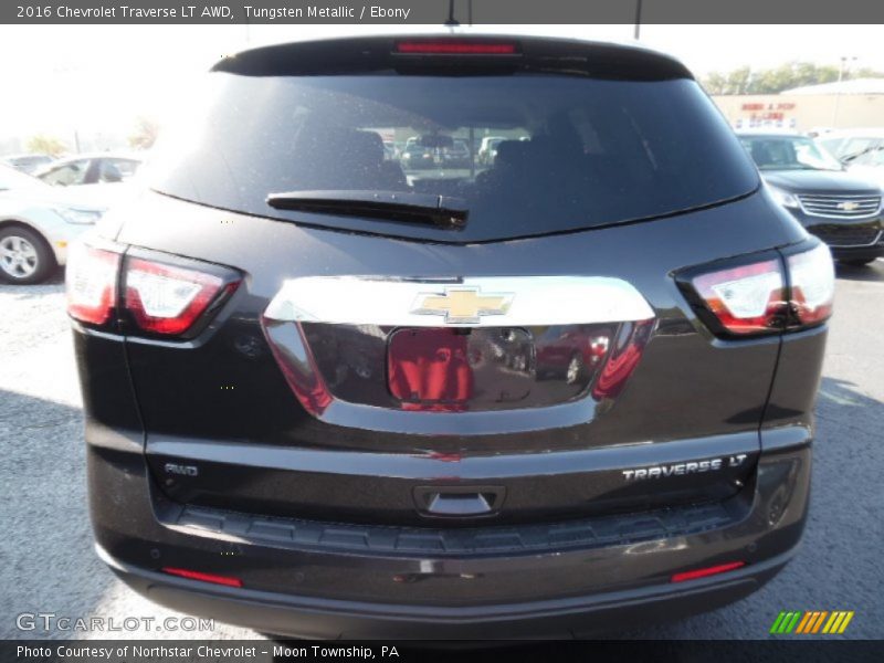 Tungsten Metallic / Ebony 2016 Chevrolet Traverse LT AWD