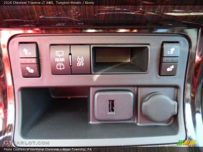 Tungsten Metallic / Ebony 2016 Chevrolet Traverse LT AWD