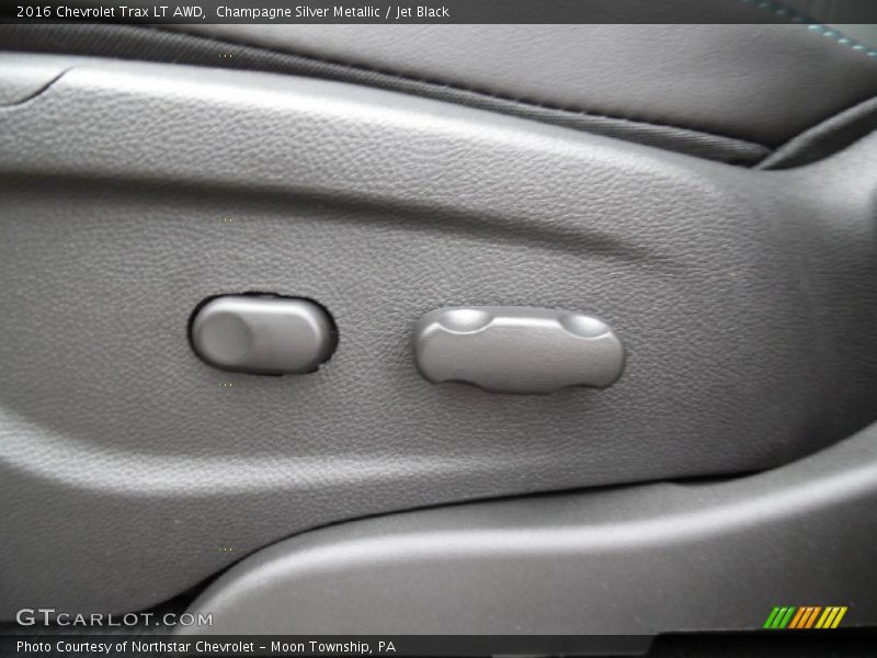 Champagne Silver Metallic / Jet Black 2016 Chevrolet Trax LT AWD