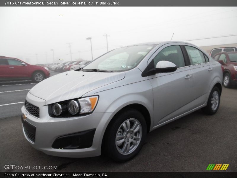 Front 3/4 View of 2016 Sonic LT Sedan