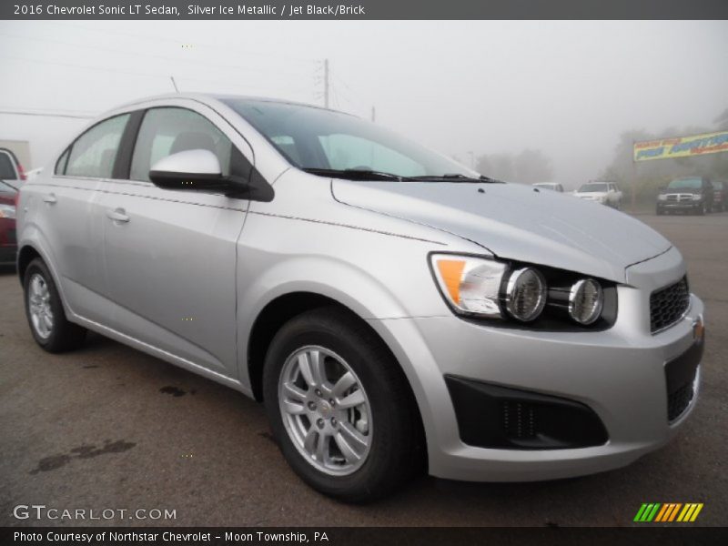 Front 3/4 View of 2016 Sonic LT Sedan