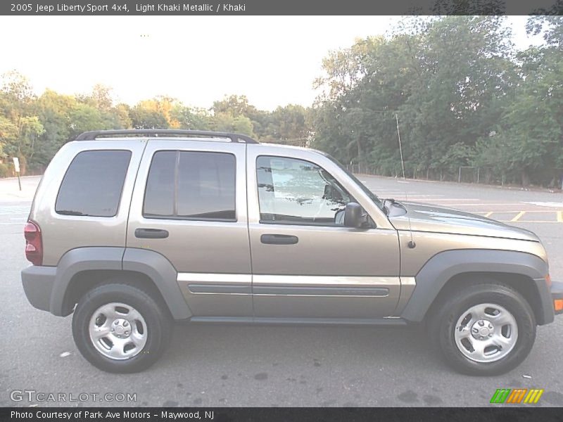Light Khaki Metallic / Khaki 2005 Jeep Liberty Sport 4x4