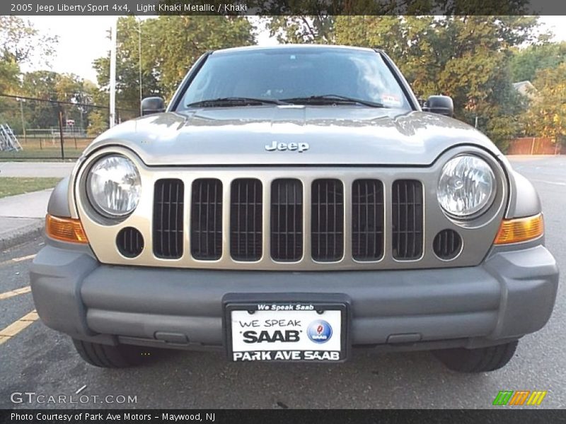 Light Khaki Metallic / Khaki 2005 Jeep Liberty Sport 4x4