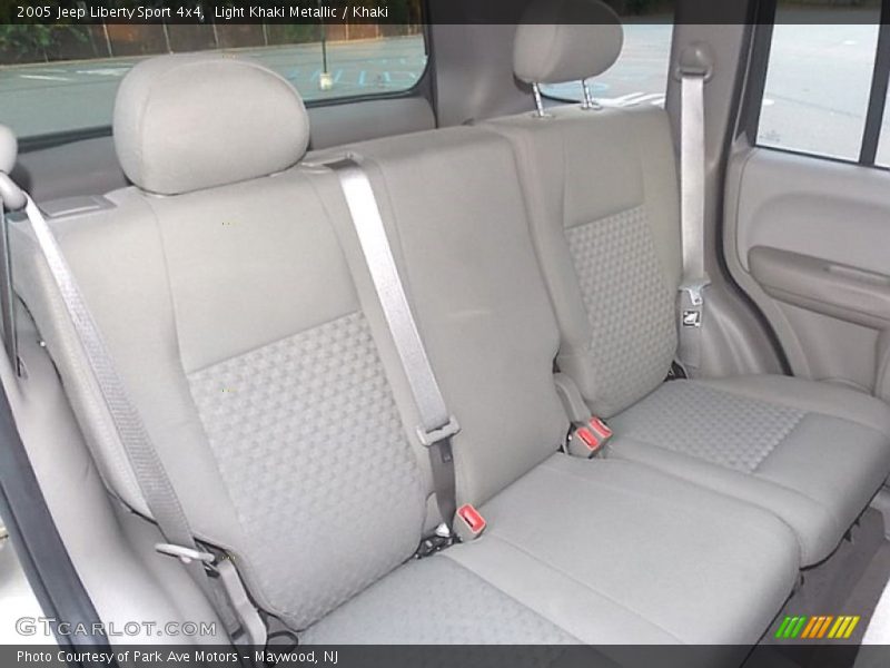 Light Khaki Metallic / Khaki 2005 Jeep Liberty Sport 4x4