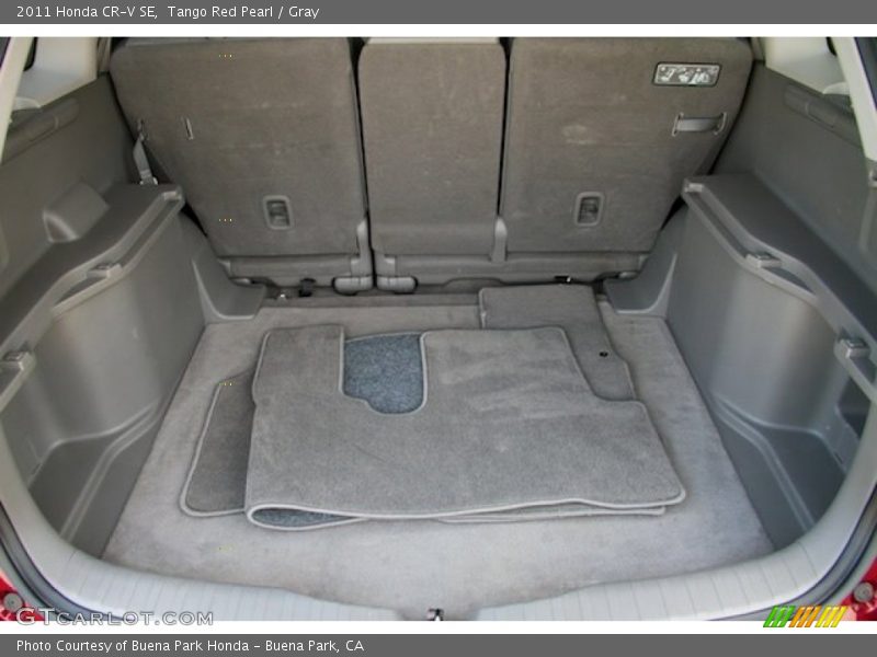 Tango Red Pearl / Gray 2011 Honda CR-V SE