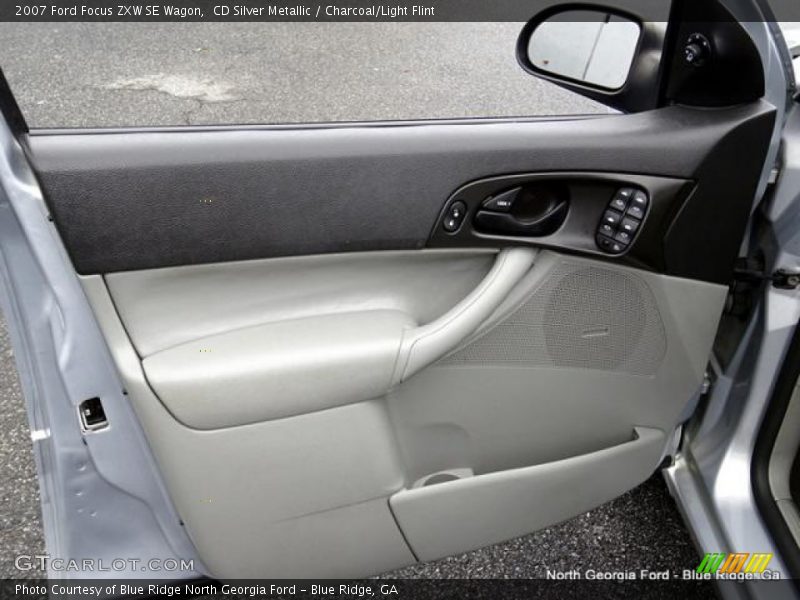 CD Silver Metallic / Charcoal/Light Flint 2007 Ford Focus ZXW SE Wagon
