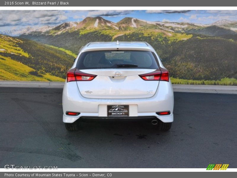 Blizzard Pearl / Black 2016 Scion iM