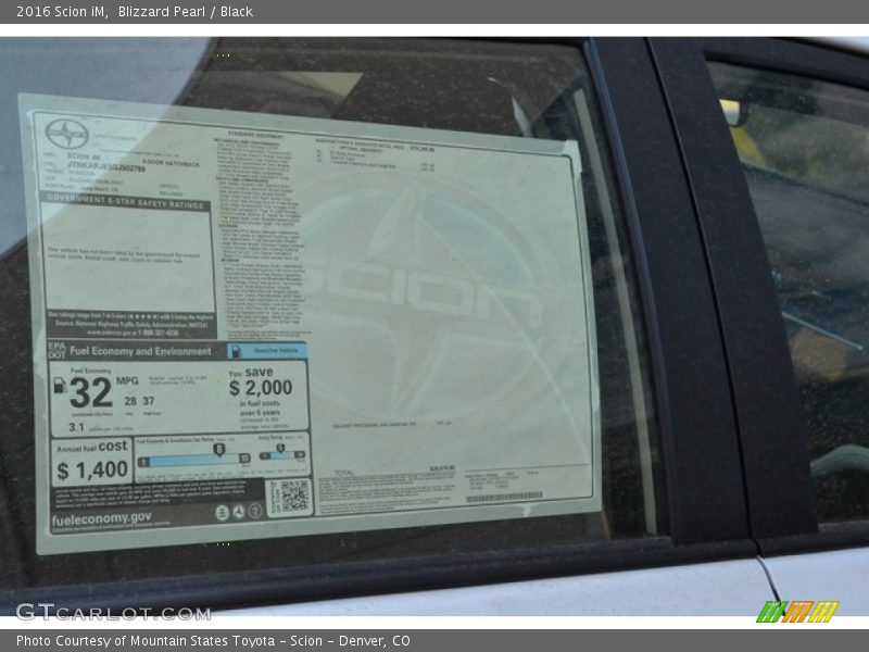 Blizzard Pearl / Black 2016 Scion iM