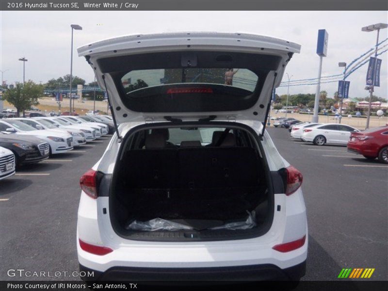 Winter White / Gray 2016 Hyundai Tucson SE