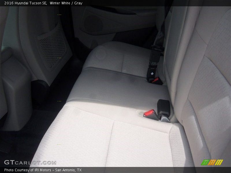 Winter White / Gray 2016 Hyundai Tucson SE