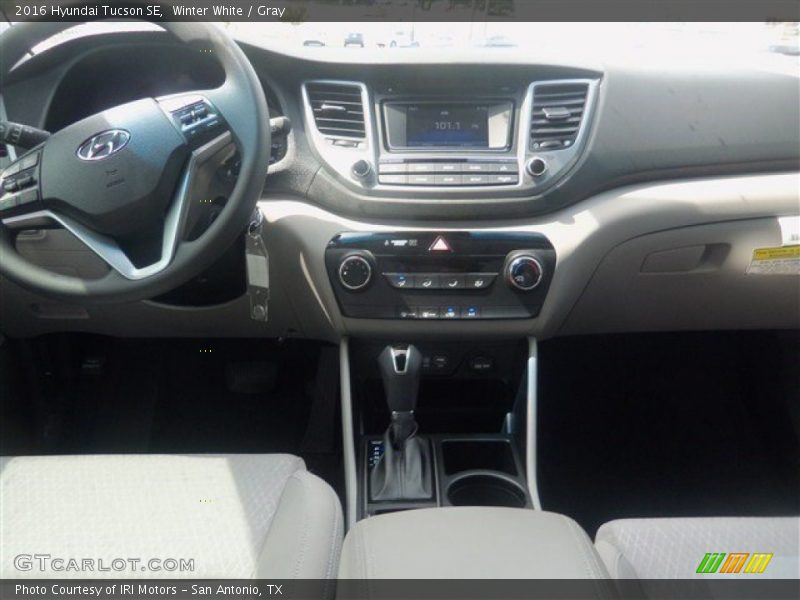Winter White / Gray 2016 Hyundai Tucson SE