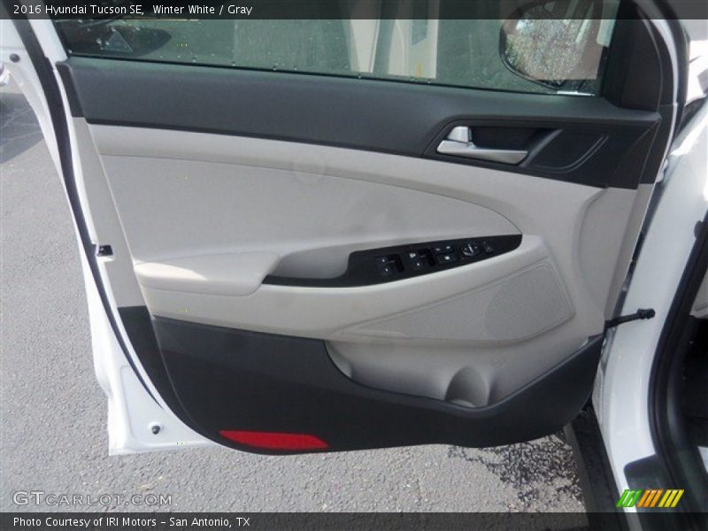 Winter White / Gray 2016 Hyundai Tucson SE