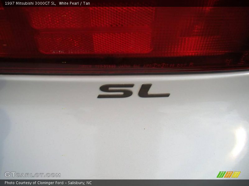 White Pearl / Tan 1997 Mitsubishi 3000GT SL