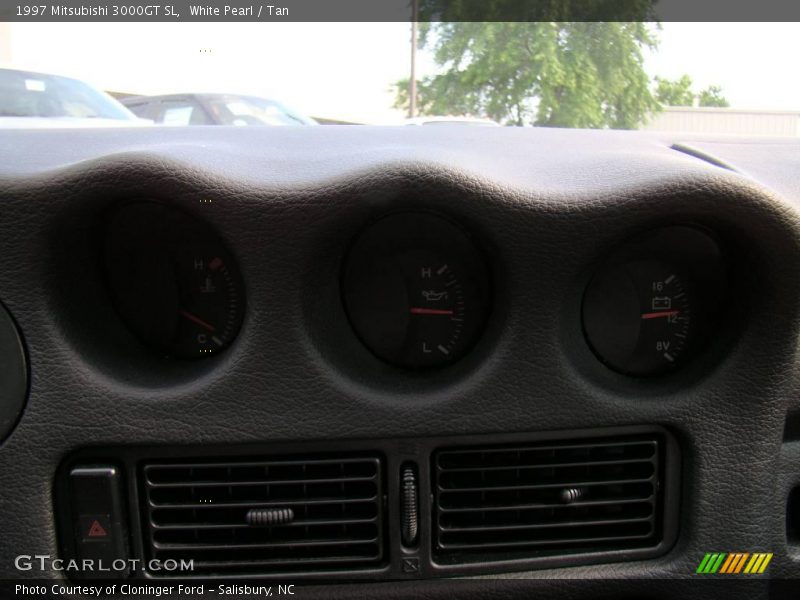 White Pearl / Tan 1997 Mitsubishi 3000GT SL
