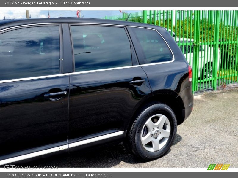 Black / Anthracite 2007 Volkswagen Touareg V6