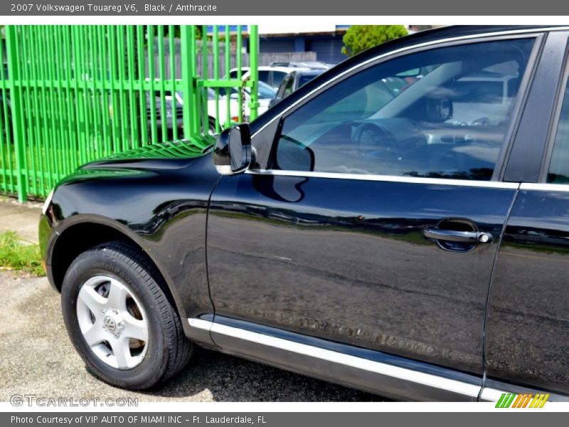 Black / Anthracite 2007 Volkswagen Touareg V6